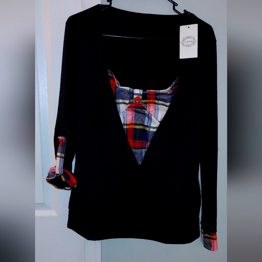 Black plaid button-accent ruched surplice layered top